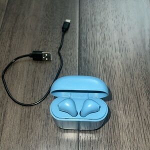 Bluetooth Earbuds with charging port